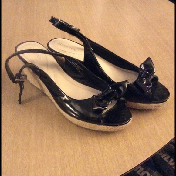 Pin Up Patent Wedge