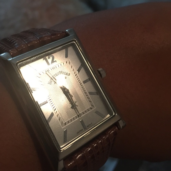 Watch - Picture 3 of 3