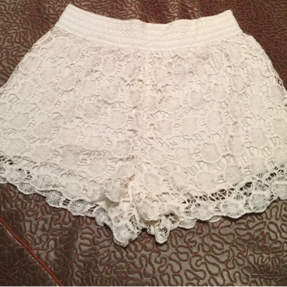 H&M lace shorts