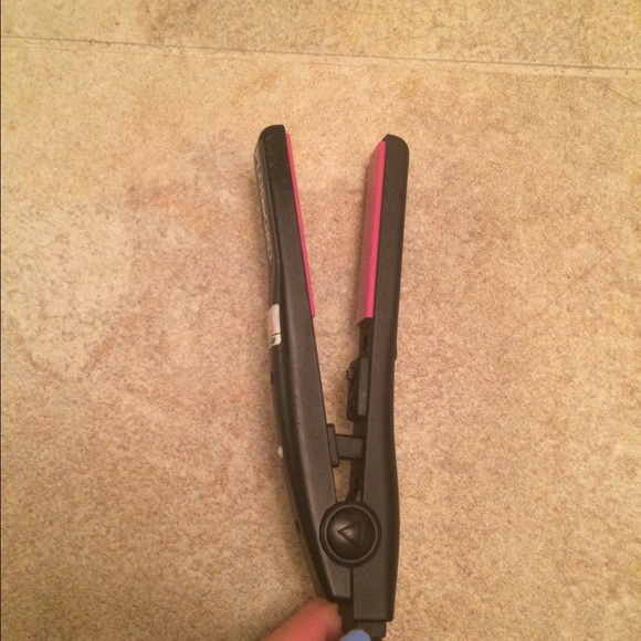 Mini flat iron - Picture 2 of 3