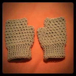Fingerless gloves