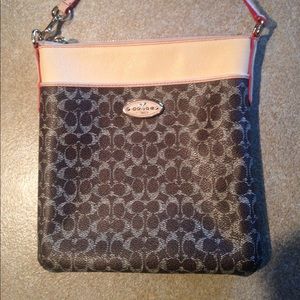 ***Trade with @leahgmcd ONLY*** Authentic Coach