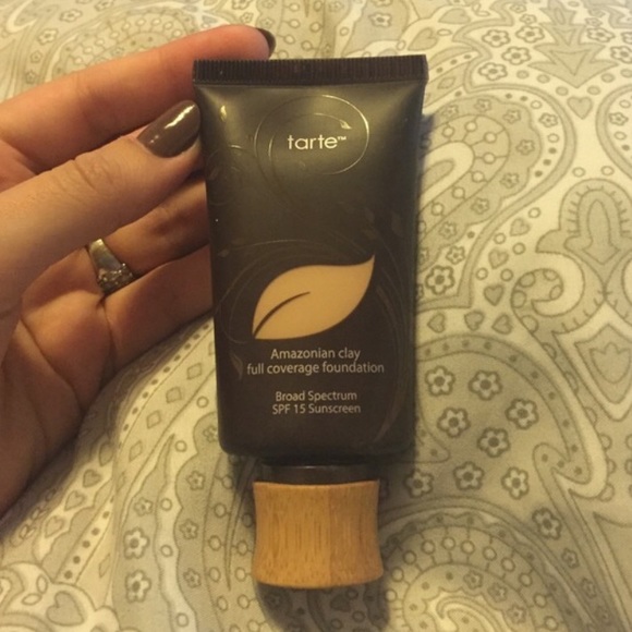 Tarte Amazonian clay foundation