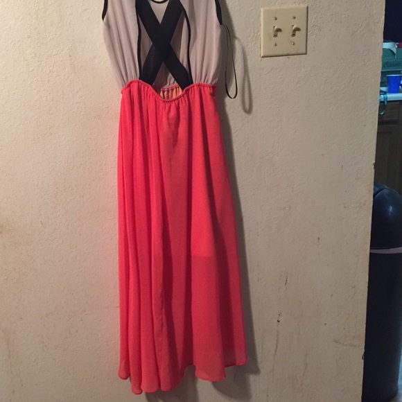 Dress - Picture 4 of 4