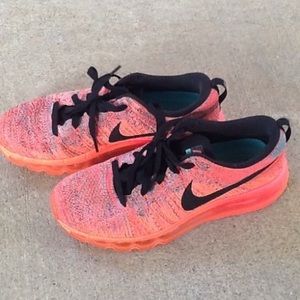 Nike Flyknit Max