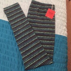 BNWT! Green and black leggings, LARGE.