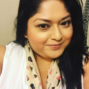 Meet your Posher, Raquel