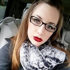 Meet your Posher, Abrea