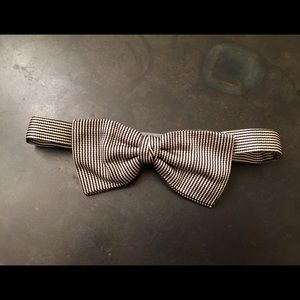 Ermenegildo Zegna Silk bow tie & cummerbund set
