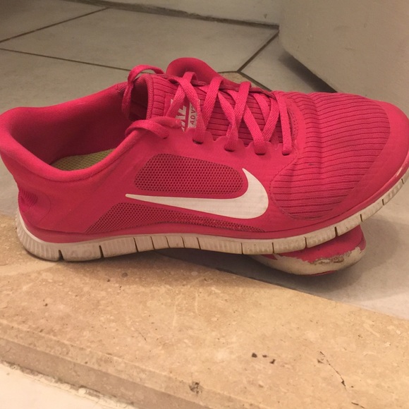 Used pink Nike free 4.0 V3