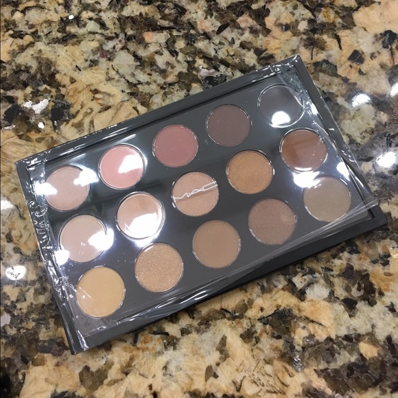 Mac Cosmetic eyeshadow palette