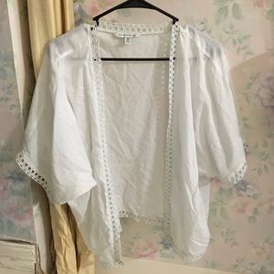 American Eagle white kimono