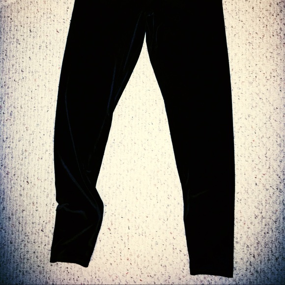 VS 🌸SOLD🌸 - Picture 2 of 4