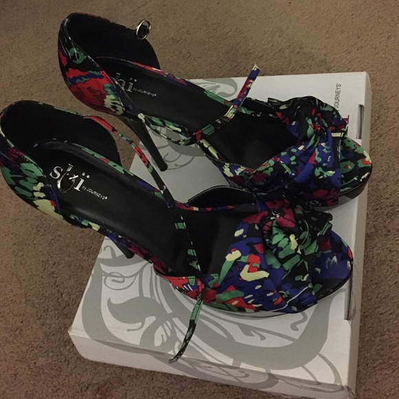 Shi Charis Black and Multi Colored Heels