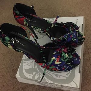Shi Charis Black and Multi Colored Heels