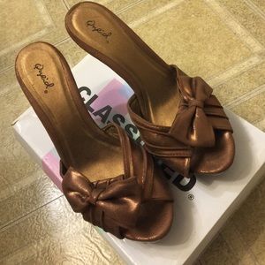 Qupid Brownish Gold heels