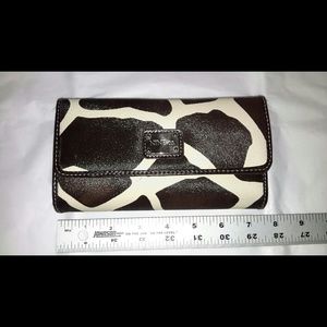 Trifold NINE & co. Giraffe Wallet