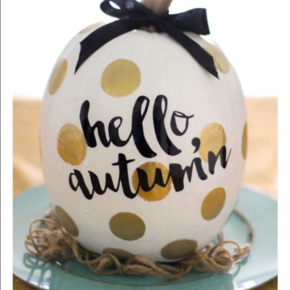 Meet your Posher, Courtney - Picture 1 of 1