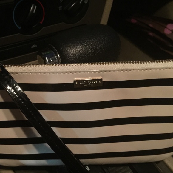 kate spade Handbags - Kate Spade Black/Cream Wristlet