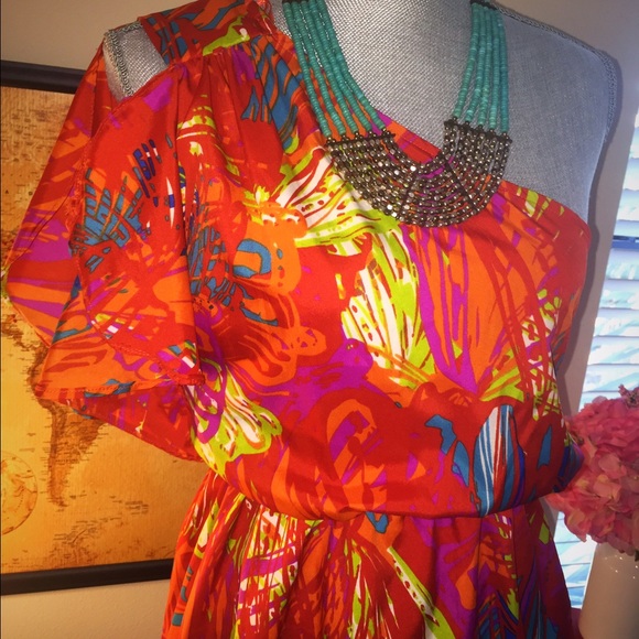 One shoulder dress bundle with MK heels