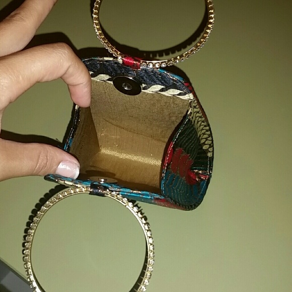 Wristlet - Picture 3 of 4