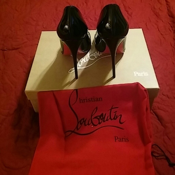 Shoes - Picture 3 of 4