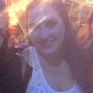 Meet your Posher, Alyssa