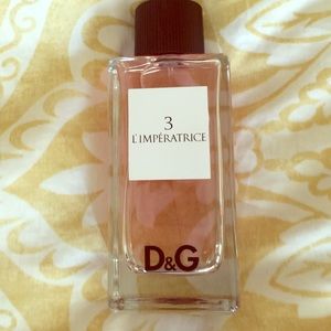 D&G perfume with florally fresh scent