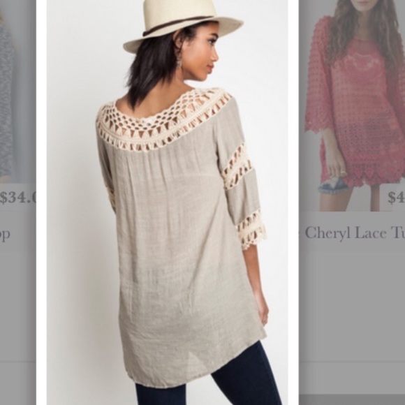 🎉10.20 HOST PICK!🎉The Alexa Top in Navy🎉 - Picture 2 of 2