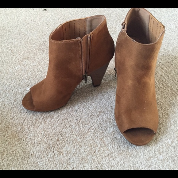 brown booties 👠