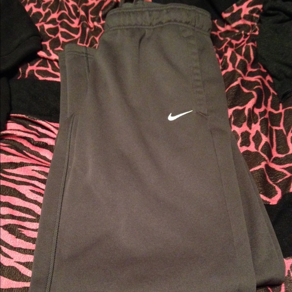 Nike Therma Fit sweats