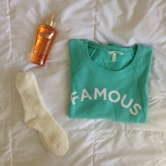 'FAMOUS' VS Sweater