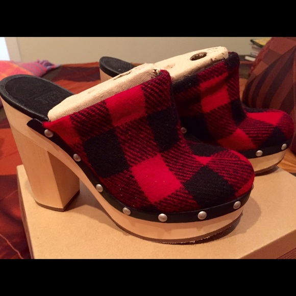 Woolrich Red Buffalo Plaid Mules