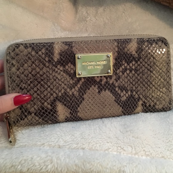 Micheal Kors snake skin wallet