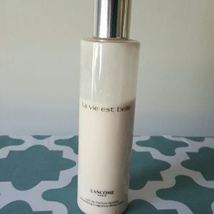 On hold, La vie est belle perfume lotion