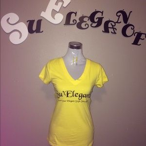 Su'Elegance tshirt w/ matching earrings