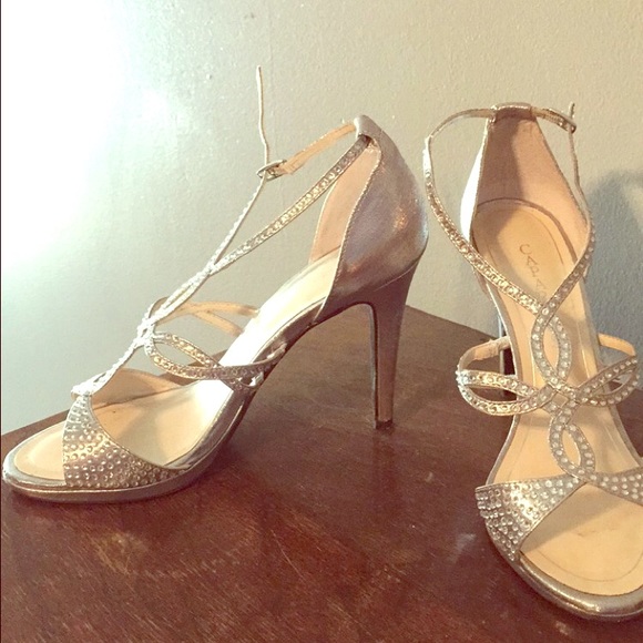 Beautiful, barely worn caparros heels!