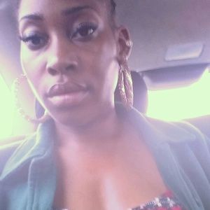 Meet your Posher, Briana