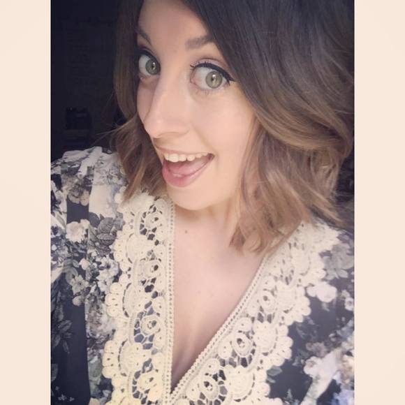 Meet your Posher, Katie - Picture 1 of 1