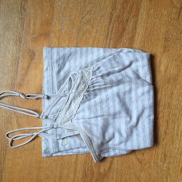 Abercrombie tank xL kids so same as size xs adult