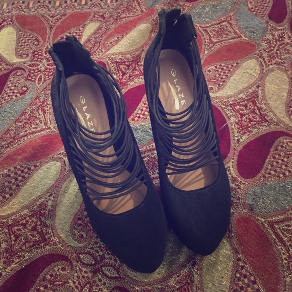 Sky high pumps! - Picture 1 of 4