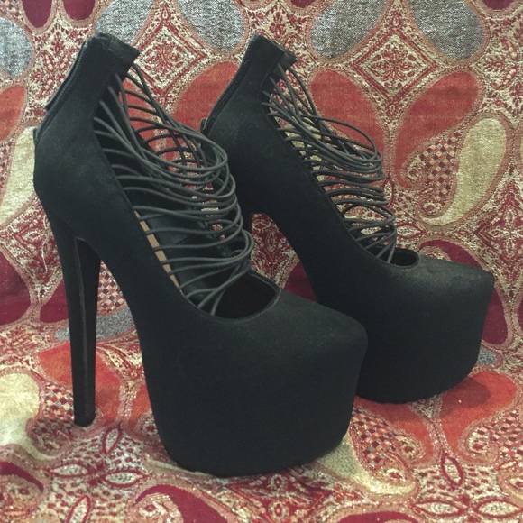 Sky high pumps! - Picture 2 of 4