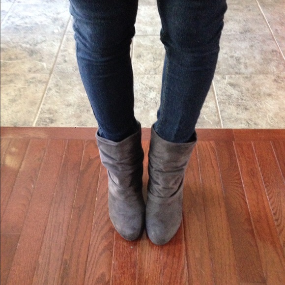 Gray wedge boots