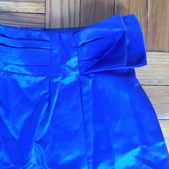 BCBG Runway High Waisted Flirt Skirt - Picture 2 of 4