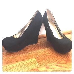 Black platform heel