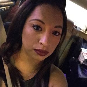 Meet your Posher, Leticia