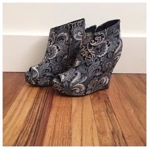 paisley wedge by Jeffrey Campbell. Size 6.5.