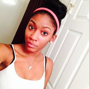 Meet your Posher, Alexia