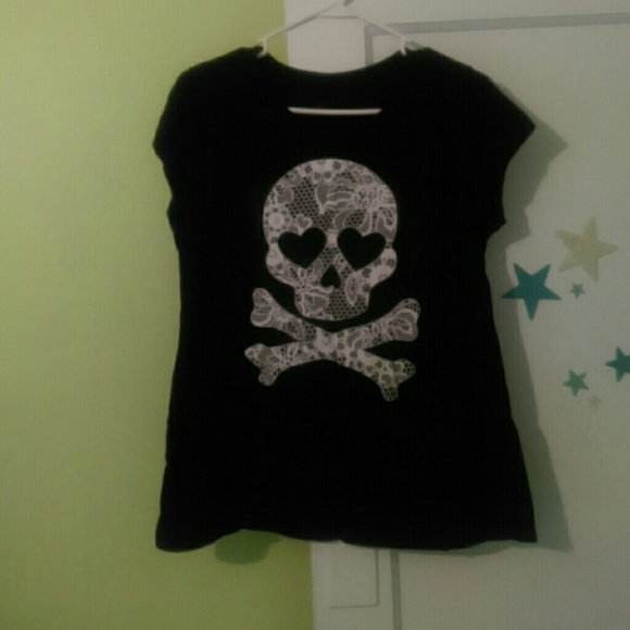 Skull tee