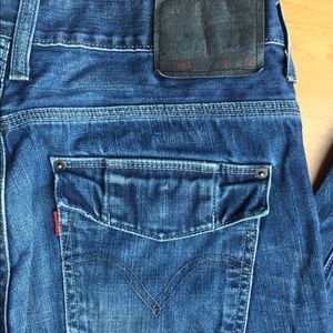 Men's 511 LEVI'S Jeans -size 32 waist, 32 length
